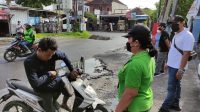 KEGIATAN yustisi penertiban penggunaan masker di Simpang Jalan Tukad Badung - Jalan Tukad Barito, Kelurahan Renon, Denpasar Selatan, Jumat (4/2/2022). Foto: ist KEGIATAN yustisi penertiban penggunaan masker di Simpang Jalan Tukad Badung - Jalan Tukad Barito, Kelurahan Renon, Denpasar Selatan, Jumat (4/2/2022). Foto: ist