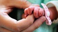 SEORANG bayi berusia empat bulan menjalani perawatan intensif di ruang isolasi RSUD Karangasem setelah dinyatakan positif terkena Covid-19. Ilustrasi. Foto: net SEORANG bayi berusia empat bulan menjalani perawatan intensif di ruang isolasi RSUD Karangasem setelah dinyatakan positif terkena Covid-19. Ilustrasi. Foto: net