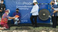 Groundbreaking pabrik