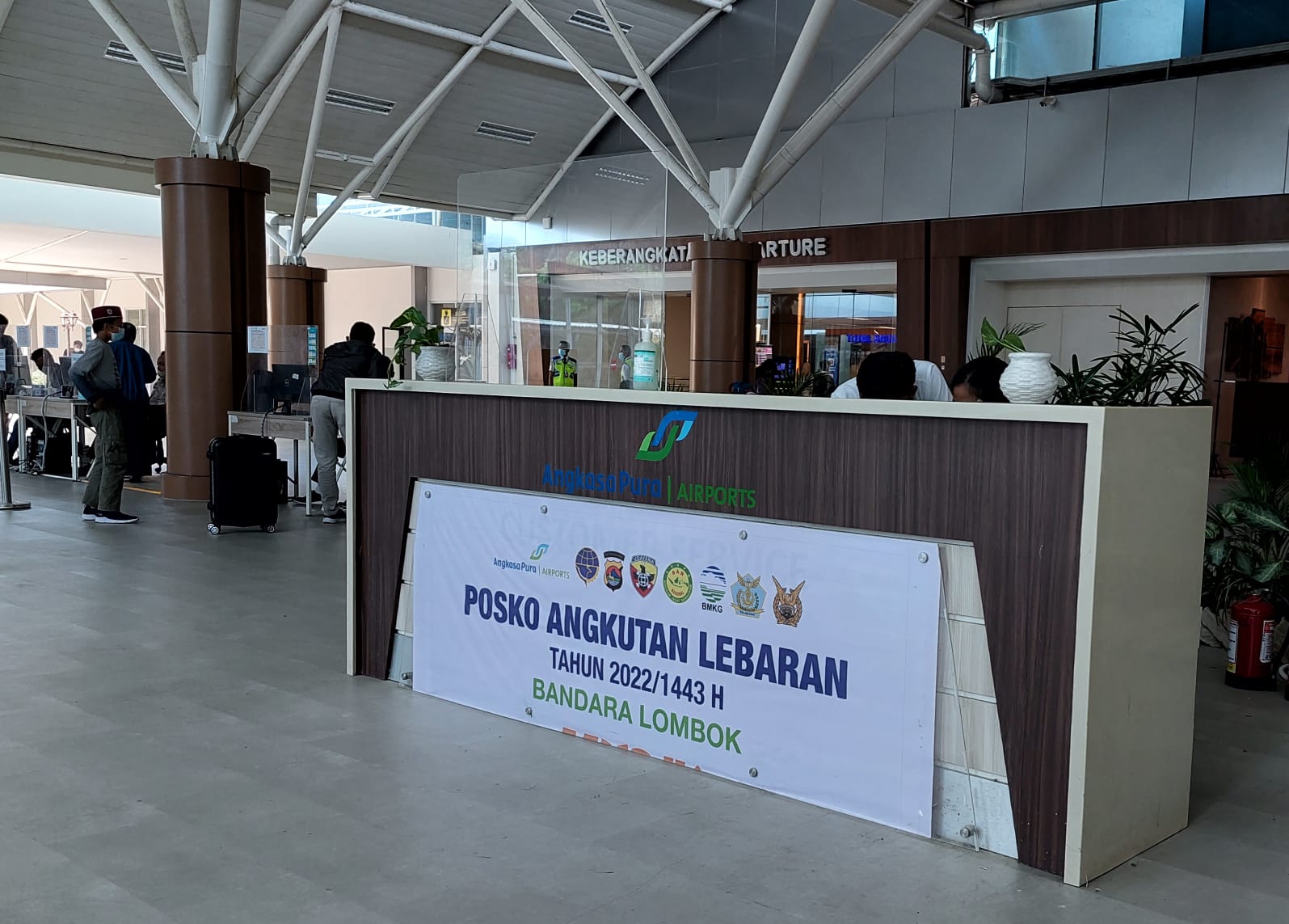 POSKO terpadu angkutan udara Lebaran tahun 2022 yang berada di komplek Bandara Lombok. Foto: rul