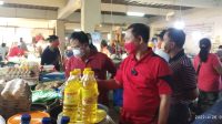 BUPATI Karangasem, I Gede Dana, saat pemantauan kondisi harga bahan pokok di Pasar Amlapura menjelang Hari Raya Idul Fitri, Selasa (26/4/2022). Foto: ist BUPATI Karangasem, I Gede Dana, saat pemantauan kondisi harga bahan pokok di Pasar Amlapura menjelang Hari Raya Idul Fitri, Selasa (26/4/2022). Foto: ist