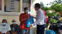 IMIGRASI Singaraja memberikan sembako dan takjil
