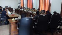 RAPAT DPRD GIANYAR