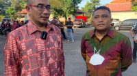 KETUA KPU RI, Hasyim Asy'ari; bersama Ketua KPU Bali, I Dewa Agung Gede Lidartawan, usai taklimat di KPU Bali, Jumat (20/5/2020). Foto: hen KETUA KPU RI, Hasyim Asy'ari; bersama Ketua KPU Bali, I Dewa Agung Gede Lidartawan, usai taklimat di KPU Bali, Jumat (20/5/2020). Foto: hen