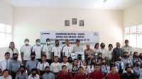 JAJARAN manajemen Bank BPD Bali Kantor Cabang Mataram saat memberi bantuan sosial kepada Panti Asuhan Dharma Laksana Mataram. Foto: ist JAJARAN manajemen Bank BPD Bali Kantor Cabang Mataram saat memberi bantuan sosial kepada Panti Asuhan Dharma Laksana Mataram. Foto: ist