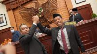 MORI Hanafi (kiri) dan Abdul Hadi, dua wakil ketua DPRD NTB yang diganti partainya masing-masing. Foto: ist MORI Hanafi (kiri) dan Abdul Hadi, dua wakil ketua DPRD NTB yang diganti partainya masing-masing. Foto: ist