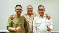 NAUVAR Furqoni Farinduan bersama Mori Hanafi (kanan) dan HBK (tengah). Foto: ist NAUVAR Furqoni Farinduan bersama Mori Hanafi (kanan) dan HBK (tengah). Foto: ist