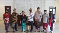 PENYERAHAN kaki palsu kepada penyandang disabilitas asal Desa Tegal Kertha, Denpasar Barat, Kamis (2/6/2022). Foto: ist PENYERAHAN kaki palsu kepada penyandang disabilitas asal Desa Tegal Kertha, Denpasar Barat, Kamis (2/6/2022). Foto: ist