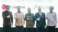 GUBERNUR Koster (tengah) tampak berfoto bersama di sela-sela International Summer School 2022 di Universitas Warmadewa, Senin (13/6/2022). Foto: ist GUBERNUR Koster (tengah) tampak berfoto bersama di sela-sela International Summer School 2022 di Universitas Warmadewa, Senin (13/6/2022). Foto: ist