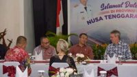 GUBERNUR NTB, Zulkieflimansyah; didampingi Sekda HL. Gita Ariadi (kiri) saat menerima kedatangan Duta Besar Uni Eropa untuk Indonesia di Pendopo Gubernur NTB, Selasa (14/6/2022) malam. Foto: ist GUBERNUR NTB, Zulkieflimansyah; didampingi Sekda HL. Gita Ariadi (kiri) saat menerima kedatangan Duta Besar Uni Eropa untuk Indonesia di Pendopo Gubernur NTB, Selasa (14/6/2022) malam. Foto: ist