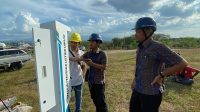 PETUGAS PLN