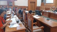 DISDIKPORA Kota Denpasar saat sosialisasi PPDB tahun ajaran 2022/2023 dengan DPRD Kota Denpasar, Selasa (31/5/2022). Foto: tra DISDIKPORA Kota Denpasar saat sosialisasi PPDB tahun ajaran 2022/2023 dengan DPRD Kota Denpasar, Selasa (31/5/2022). Foto: tra