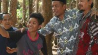 ABDUL Hadi (dua kanan) saat menyapa warga Kabupaten Lotim. Foto: ist ABDUL Hadi (dua kanan) saat menyapa warga Kabupaten Lotim. Foto: ist