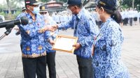 PEMKAB Tabanan memberikan penghargaan dan apresiasi terhadap para ASN
