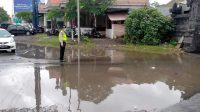 Pemantauan di seputaran Pantai Lebih