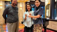 TUTIK Kusuma Wardani (tengah) bersama Julie Sutrisno Laiskodat saat bertemu Surya Paloh di Hotel Intercon Jimbaran, Senin (18/7/2022) malam. Foto: ist TUTIK Kusuma Wardani (tengah) bersama Julie Sutrisno Laiskodat saat bertemu Surya Paloh di Hotel Intercon Jimbaran, Senin (18/7/2022) malam. Foto: ist