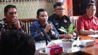 I Wayan Wirka (kiri) saat menjadi narasumber dalam rapat penanganan pelanggaran tahapan pendaftaran dan verifikasi peserta pemilu yang diselenggarakan Bawaslu Bangli, Selasa (30/8/2022). Foto: ist I Wayan Wirka (kiri) saat menjadi narasumber dalam rapat penanganan pelanggaran tahapan pendaftaran dan verifikasi peserta pemilu yang diselenggarakan Bawaslu Bangli, Selasa (30/8/2022). Foto: ist
