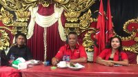KETUA DPC PDIP Klungkung, AA Gde Anom, Rabu (24/8/2022) melakukan rapat di Sekretariat DPC PDIP Klungkung membahas adanya kader dicatut partai lain. Foto: ist KETUA DPC PDIP Klungkung, AA Gde Anom, Rabu (24/8/2022) melakukan rapat di Sekretariat DPC PDIP Klungkung membahas adanya kader dicatut partai lain. Foto: ist