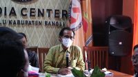 KOMISIONER Bawaslu Bali, Ketut Sunadra, menjelaskan mekanisme verifikasi administrasi dan verifikasi faktual terkait data dalam Sipol yang disodorkan parpol kepada KPU, Selasa (9/8/2022). Foto: ist KOMISIONER Bawaslu Bali, Ketut Sunadra, menjelaskan mekanisme verifikasi administrasi dan verifikasi faktual terkait data dalam Sipol yang disodorkan parpol kepada KPU, Selasa (9/8/2022). Foto: ist