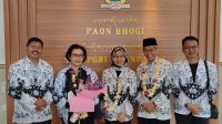 KETUM PB PGRI Pusat, Unifah Rosyidi (bawa bunga); didampingi Sekjen PB PGRI Pusat, bersama Ketut Suarya (paling kiri), saat berkunjung ke SMK PGRI 4 Denpasar. Foto: ist KETUM PB PGRI Pusat, Unifah Rosyidi (bawa bunga); didampingi Sekjen PB PGRI Pusat, bersama Ketut Suarya (paling kiri), saat berkunjung ke SMK PGRI 4 Denpasar. Foto: ist