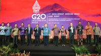 GUBERNUR Koster tampak berfoto bersama dalam acara FGD III Side Event G20 Indonesia “Digital Economy to Support SDGs”, Senin (8/8). Foto: ist GUBERNUR Koster tampak berfoto bersama dalam acara FGD III Side Event G20 Indonesia “Digital Economy to Support SDGs”, Senin (8/8). Foto: ist