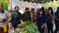 Bazar pangan di Desa Sidakarya