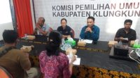 SUASANA rapat koordinasi data pemilih berkelanjutan (DPB) per-September, di KPU Klungkung, Jumat (30/9/2022). Foto: ist SUASANA rapat koordinasi data pemilih berkelanjutan (DPB) per-September, di KPU Klungkung, Jumat (30/9/2022). Foto: ist