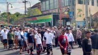 Ratusan warga Bedulu mendatangi PN Gianyar untul memberikan dukungan terhadap tergugat