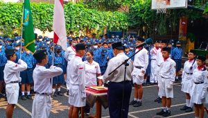 PELANTIKAN pengurus OSIS SMP Widya Sakti Denpasar periode 2022-2023, Rabu (5/10/2022). Foto: ist