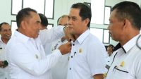 32 Kepala Desa di Jembrana Terima Lencana