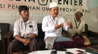 IB Rai Dharmawijaya Mantra saat menjawab pertanyaan awak media usai menyerahkan syarat dukungan minimal bakal calon DPD RI ke KPU Bali, Kamis (29/12/2022). Foto: hen IB Rai Dharmawijaya Mantra saat menjawab pertanyaan awak media usai menyerahkan syarat dukungan minimal bakal calon DPD RI ke KPU Bali, Kamis (29/12/2022). Foto: hen