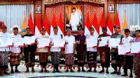 DIREKTUR Utama Bank BPD Bali, I Nyoman Sudharma, usai penandatanganan Komitmen Penggunaan Kartu Kredit Pemerintah Daerah. Foto: ist DIREKTUR Utama Bank BPD Bali, I Nyoman Sudharma, usai penandatanganan Komitmen Penggunaan Kartu Kredit Pemerintah Daerah. Foto: ist