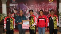 PEMBERIAN Penghargaan dan juga sekaligus pembubaran Kontingen Buleleng
