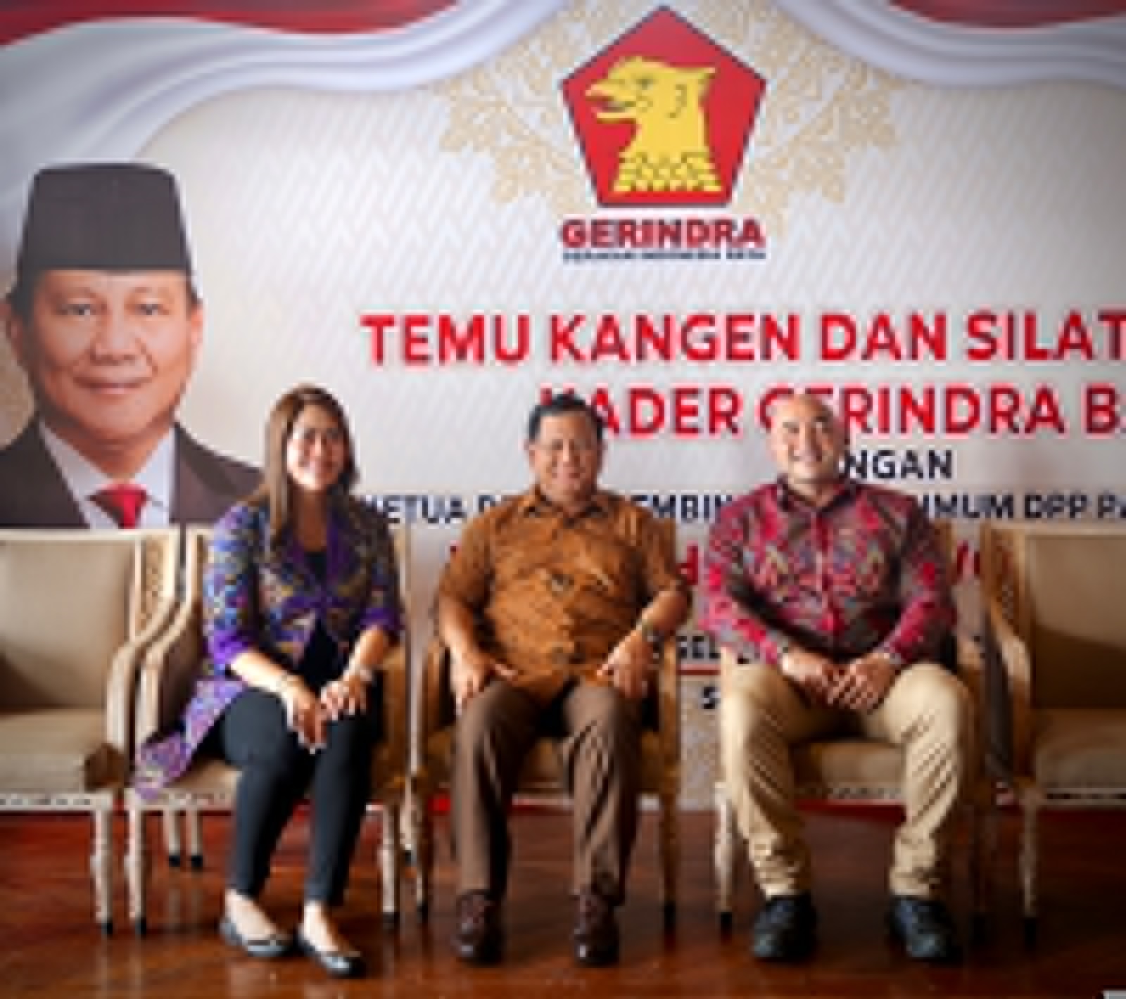 MADE Muliawan Arya (kanan) mendampingi Prabowo Subianto dalam satu kegiatan Partai Gerindra. Foto: ist