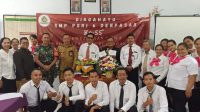 KASEK Ketut Antara foto bersama Madiadnyana, Ketut Suarya, Made Sada, Nyoman Wila, dan para guru saat puncak HUT ke-55 SMP PGRI 6 Denpasar, Senin (30/1/2023). Foto: ist KASEK Ketut Antara foto bersama Madiadnyana, Ketut Suarya, Made Sada, Nyoman Wila, dan para guru saat puncak HUT ke-55 SMP PGRI 6 Denpasar, Senin (30/1/2023). Foto: ist