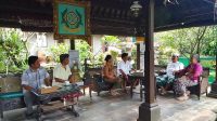 ANAK Agung Gde Agung bersama istri (kanan) saat menerima kunjungan Wayan Geredeg didampingi istri dan tim pemenangan di Puri Ageng Mengwi, Kamis (9/2/2023). Foto: ist ANAK Agung Gde Agung bersama istri (kanan) saat menerima kunjungan Wayan Geredeg didampingi istri dan tim pemenangan di Puri Ageng Mengwi, Kamis (9/2/2023). Foto: ist