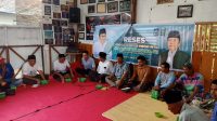 ANGGOTA DPRD NTB Fraksi PKB, HL. Pelita Putra (tengah), berdialog dengan warga Desa Puyung, Kabupaten Loteng, pekan lalu. Foto: ist ANGGOTA DPRD NTB Fraksi PKB, HL. Pelita Putra (tengah), berdialog dengan warga Desa Puyung, Kabupaten Loteng, pekan lalu. Foto: ist