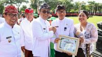 WALI Kota Denpasar, I Gusti Ngurah Jaya Negara; bersama Wakil Wali Kota Denpasar, I Kadek Agus Arya Wibawa; dan Ketua DPRD Kota Denpasar, I Gusti Ngurah Gede, saat peringatan HUT ke-235 Kota Denpasar di Lapangan Lumintang, Senin (27/2/2023). Foto: ist WALI Kota Denpasar, I Gusti Ngurah Jaya Negara; bersama Wakil Wali Kota Denpasar, I Kadek Agus Arya Wibawa; dan Ketua DPRD Kota Denpasar, I Gusti Ngurah Gede, saat peringatan HUT ke-235 Kota Denpasar di Lapangan Lumintang, Senin (27/2/2023). Foto: ist