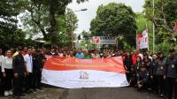 PESERTA deklarasi kampanye damai Pemilu 2024 di Bawaslu Badung foto bersama usai penandatangan deklarasi, Selasa (14/2/2023). Foto: ist PESERTA deklarasi kampanye damai Pemilu 2024 di Bawaslu Badung foto bersama usai penandatangan deklarasi, Selasa (14/2/2023). Foto: ist