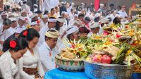 BUPATI Bangli, Sang Nyoman Sedana Arta, menghadiri serangkaian karya memungkah agung lan mupuk pedagingan di Pura Dalem Agung Desa Adat Sulahan, Kecamatan Susut, Bangli, Selasa (28/2/2023). Foto: ist BUPATI Bangli, Sang Nyoman Sedana Arta, menghadiri serangkaian karya memungkah agung lan mupuk pedagingan di Pura Dalem Agung Desa Adat Sulahan, Kecamatan Susut, Bangli, Selasa (28/2/2023). Foto: ist