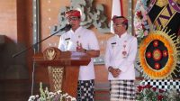 BUPATI Tabanan, I Komang Gede Sanjaya; didampingi Wabup I Made Edi Wirawan, saat pidato dua tahun pencapaian kinerja kepemimpinan Bupati dan Wakil Bupati Tabanan periode 2021-2023, di Gedung Kesenian I Ketut Maria Tabanan, Senin (27/2/2023). Foto: ist BUPATI Tabanan, I Komang Gede Sanjaya; didampingi Wabup I Made Edi Wirawan, saat pidato dua tahun pencapaian kinerja kepemimpinan Bupati dan Wakil Bupati Tabanan periode 2021-2023, di Gedung Kesenian I Ketut Maria Tabanan, Senin (27/2/2023). Foto: ist