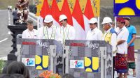 GUBERNUR Koster tampak mendampingi Presiden Jokowi meresmikanBendungan Tamblang (Danu Kerthi Buleleng), Kamis (2/2/2023). Foto: ist GUBERNUR Koster tampak mendampingi Presiden Jokowi meresmikanBendungan Tamblang (Danu Kerthi Buleleng), Kamis (2/2/2023). Foto: ist