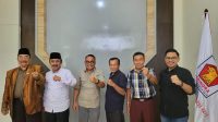 KETUA Fraksi Gerindra DPRD NTB, Sudirsah Sujanto (tiga kiri); bersama anggota Fraksi Gerindra dan Mori Hanafi. Foto: ist KETUA Fraksi Gerindra DPRD NTB, Sudirsah Sujanto (tiga kiri); bersama anggota Fraksi Gerindra dan Mori Hanafi. Foto: ist