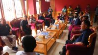 PERWAKILAN pedagang pasar tumpah yang berjualan di seputaran Jalan Durian, Semangka, dan Jalan Sawo mendatangi kantor DPRD Buleleng untuk menyampaikan keluhan jika mereka tidak diizinkan berjualan lagi karena kebijkan penataan areal Pasar Anyar Singaraja. Foto: ist PERWAKILAN pedagang pasar tumpah yang berjualan di seputaran Jalan Durian, Semangka, dan Jalan Sawo mendatangi kantor DPRD Buleleng untuk menyampaikan keluhan jika mereka tidak diizinkan berjualan lagi karena kebijkan penataan areal Pasar Anyar Singaraja. Foto: ist
