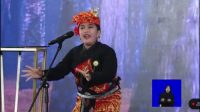 SALWA Dyana Gangga Pradnya ketika tampil “mesatua” di hadapan Mendikbud Ristek. Foto: ist SALWA Dyana Gangga Pradnya ketika tampil “mesatua” di hadapan Mendikbud Ristek. Foto: ist