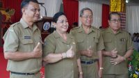 KEPALA SMK PGRI 5 Denpasar, Ni Ketut Nuka; didampingi Ketua Panitia, AA Gede Agung Udiyana Putra, dan Ketua Komite SMK PGRI 5 Denpasar, I Wayan Darya Kusuma, usai membuka lomba dalam rangka menyambut Hari Pendidikan Nasional (Hardiknas) yang diikuti siswa SMP se-Bali, Senin (27/3/2023). Foto: ist KEPALA SMK PGRI 5 Denpasar, Ni Ketut Nuka; didampingi Ketua Panitia, AA Gede Agung Udiyana Putra, dan Ketua Komite SMK PGRI 5 Denpasar, I Wayan Darya Kusuma, usai membuka lomba dalam rangka menyambut Hari Pendidikan Nasional (Hardiknas) yang diikuti siswa SMP se-Bali, Senin (27/3/2023). Foto: ist
