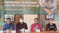 DIREKTUR Utama Bank BPD Bali,I NyomanSudharma,(kedua kanan) saat Gathering Wartawan dan Focus Group Discussion di Renon, Denpasar, Selasa(7/3/2023). Foto: ist DIREKTUR Utama Bank BPD Bali,I NyomanSudharma,(kedua kanan) saat Gathering Wartawan dan Focus Group Discussion di Renon, Denpasar, Selasa(7/3/2023). Foto: ist