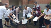 DISDIKPORA Kota Denpasar memusnahkan 3.029 lembar blangko ijazah SD, SMP, serta Program Keseteraan, Rabu (1/3/2023). Foto: tra DISDIKPORA Kota Denpasar memusnahkan 3.029 lembar blangko ijazah SD, SMP, serta Program Keseteraan, Rabu (1/3/2023). Foto: tra