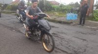 JALAN RUSAK-1