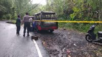 Minibus terbakar di wilayah Banjar Dinas Wirabuana, Desa Gitgit